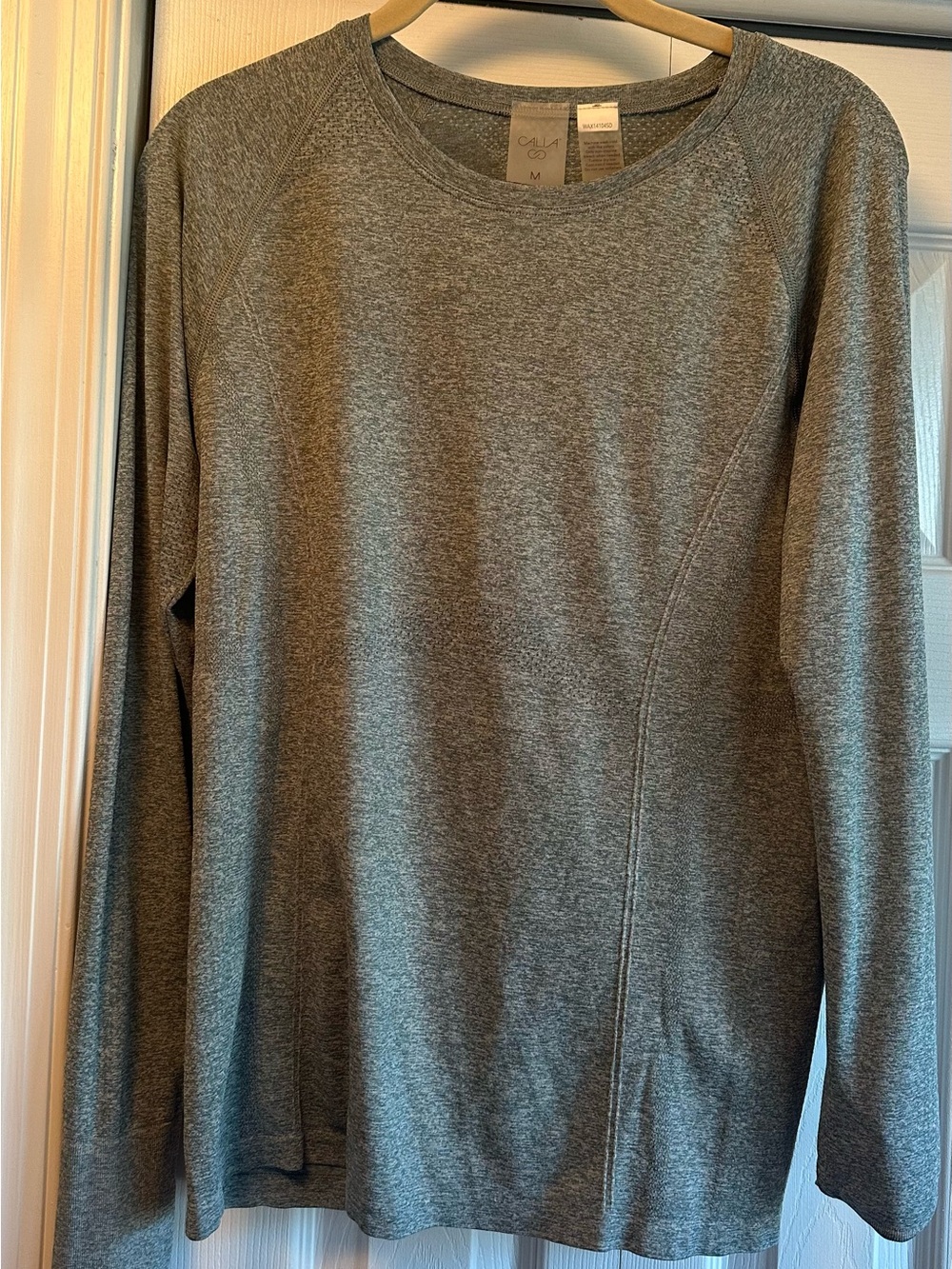 Calia Classic Long Sleeve Crewneck Running Top - Gray M ( like new) - Picture 7 of 7